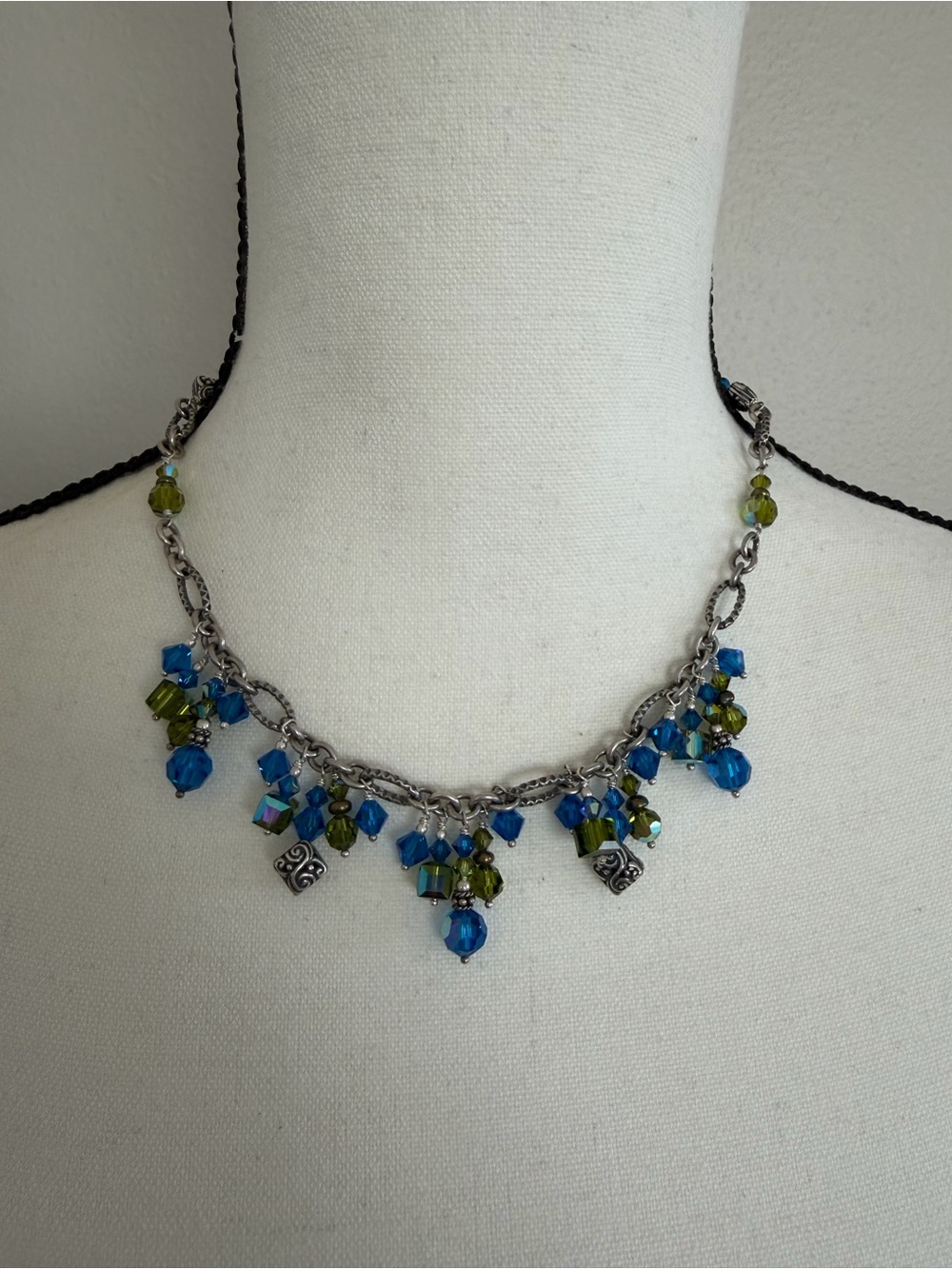 NWT Tres Jolie matching jewelry set Necklace, Bracelet, and Earrings